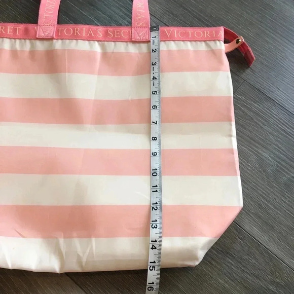 Victoria's Secret Pink White Striped Insulated Cooler Tote Bag Zipper Reusable - Picture 7 of 9